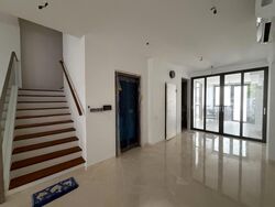 Simon Lane (D19), Terrace #536574091